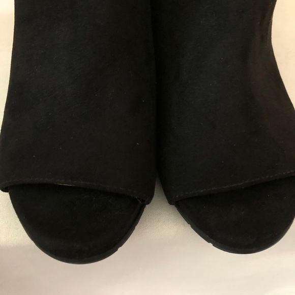 Kenneth Cole REACTION Hit Hooded Bootie. Open Toe. Black. Size 8 - Picture 7 of 10